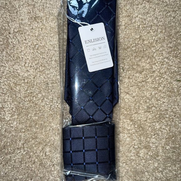 Brand new Enlision tie - Navy blue geometric pattern - Picture 2 of 3